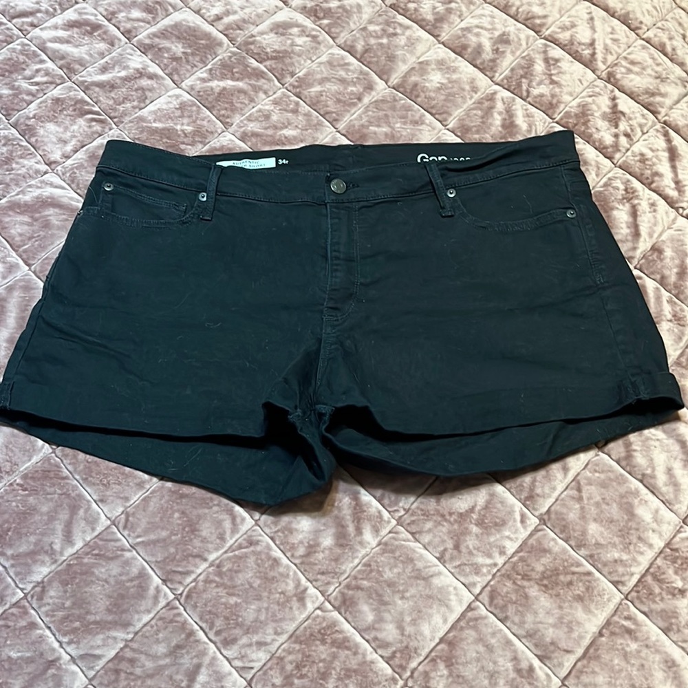 Cuffed Black Shorts
